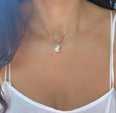 Gold Pearl Pendant Necklace